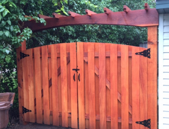 drive-gate-arbor-with-arched-gate-2