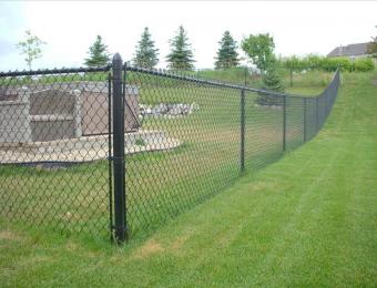 black-vinyl-coated-chain-link